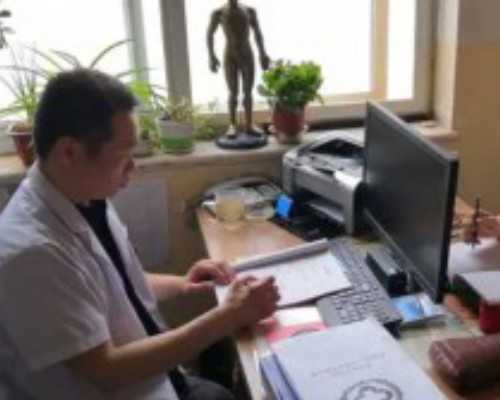 促排期间一侧卵泡长一侧不长正常吗怎么办